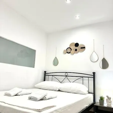 Athensheart Apartment *